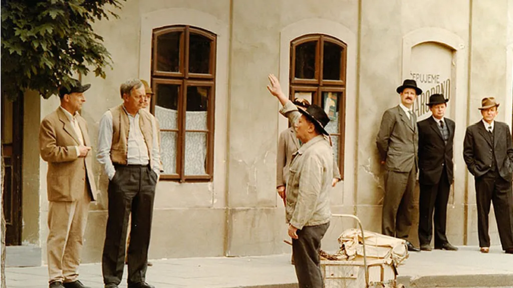 Rudolf Hrušínský v seriálu Rodáci (1988)