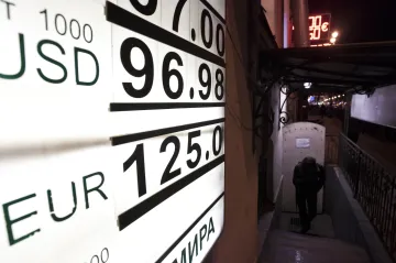 Rusko rublu nevěří, Putinovi ano. V ohrožení je nejspíš Medvěděv