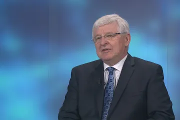 Pracovali jsme bez zásadních chyb, hodnotí Rusnok. Zvyšování sazeb hájí