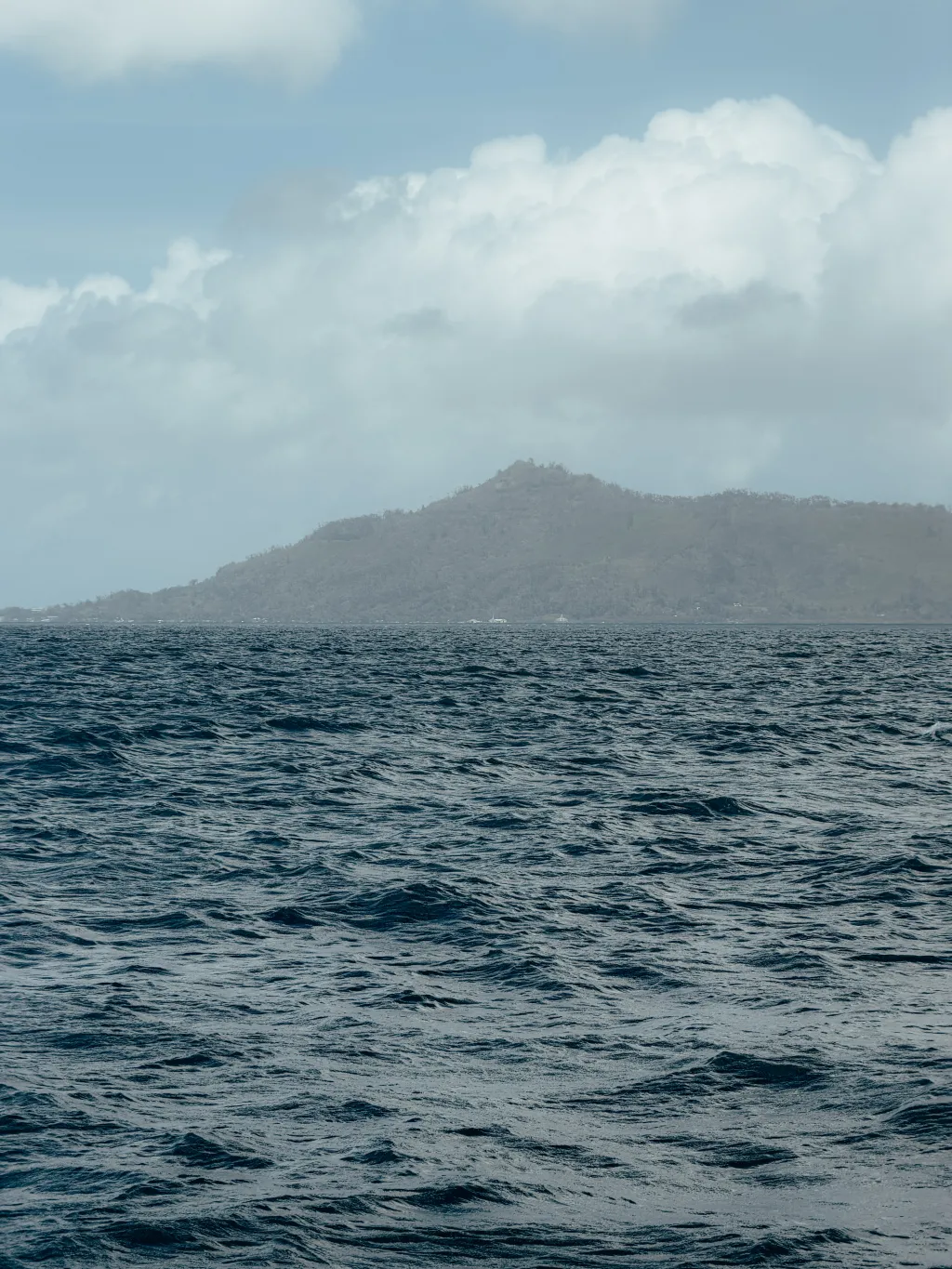 Supertajfun Sinlaku zasáhl souostroví Severní Mariany v západním Pacifiku.