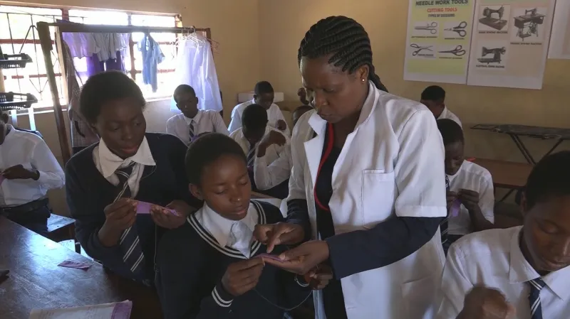 Česká republika pomáhá i se vzděláváním Zambijců