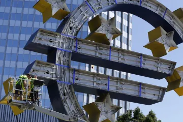 Eurozóna se vrátí do recese, předpokládají analytici předních bank