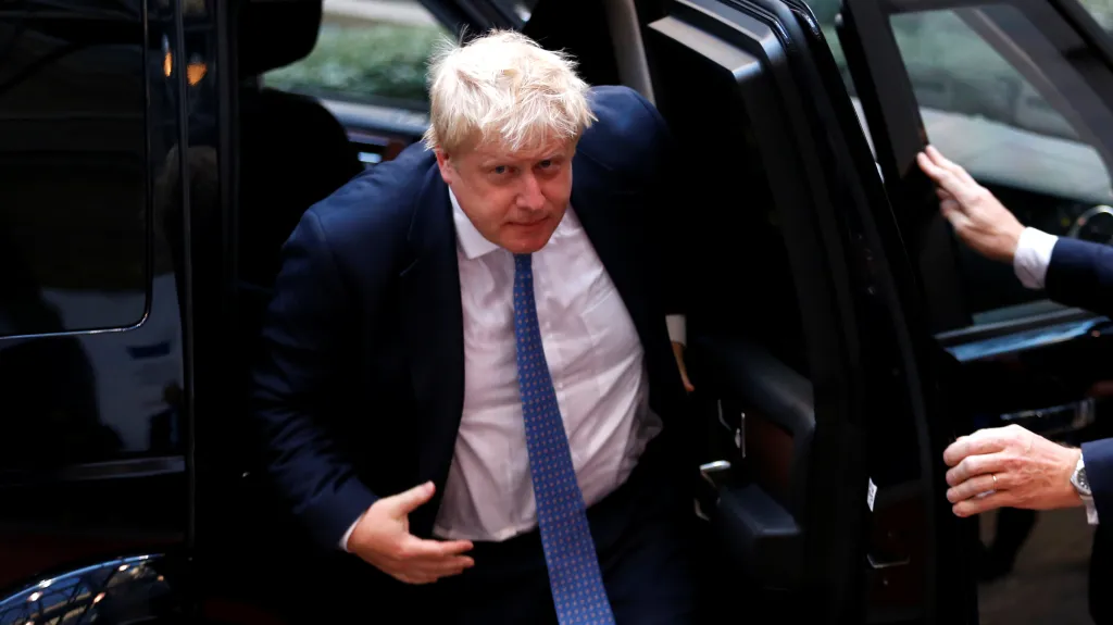 Johnson přijíždí na setkání ministrů zahraničí v Bruselu