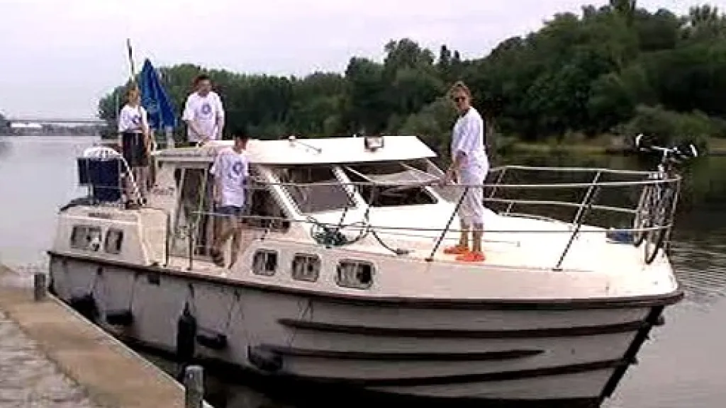 Loď