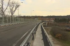 Most v Kníničské ulici v Brně je znovu průjezdný v obou směrech. Řidičům se uleví, ale jen na čas