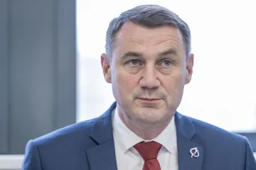 Žalobce navrhuje hejtmanu Půtovi trest 3,5 roku vězení