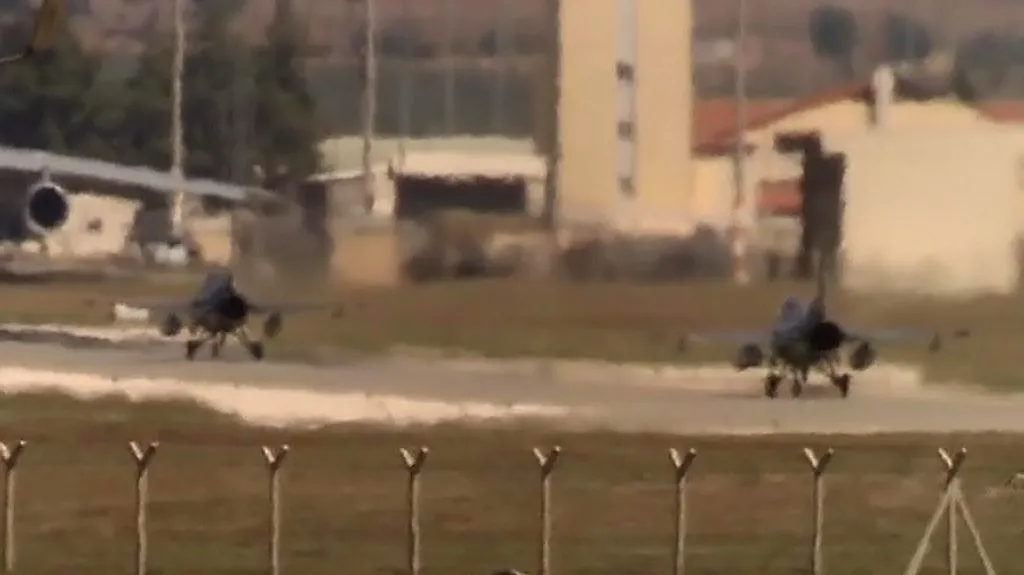 Stíhačky startující z turecké základny Incirlik