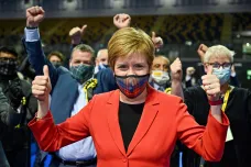 Skotští národovci míří k vítězství. V Anglii Labouristé ztratili tradičně levicový Hartlepool