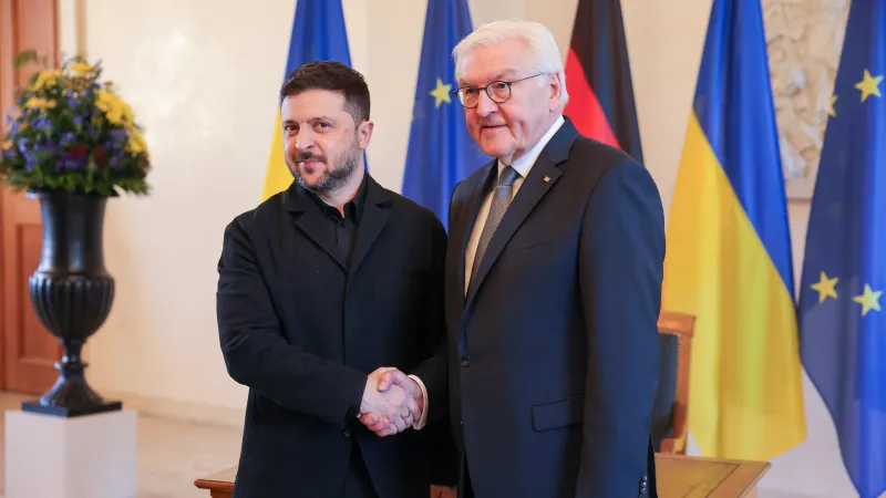 Prezidenti Ukrajiny a Německa Volodymyr Zelenskyj a Frank-Walter Steinmeier v Berlíně