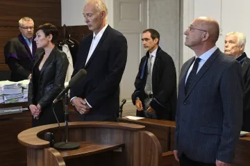 Exšéfka pozemkového úřadu dostala kvůli restituci Bečvářova statku podmínku. Soud jí zrušil šestileté vězení