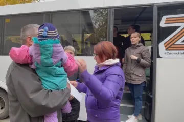 „Přišli Rusové a řekli, že si je berou.“ Reportéři ČT mapují únosy ukrajinských dětí