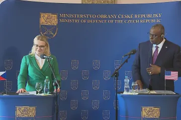 Naše obranná aliance bude hájit každý centimetr území NATO, řekl v Praze šéf Pentagonu