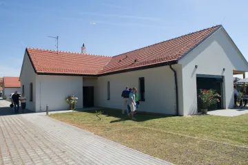 Z ústavu do rodinného domku. Do chráněného bydlení v Lednici se přestěhuje 12 klientů