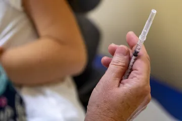 Florida chce zrušit povinné očkování. „Tělo je darem od Boha,“ argumentuje