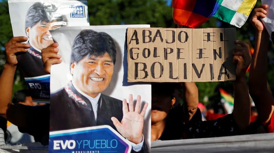 Stoupenci sesazeného prezidenta Eva Moralese