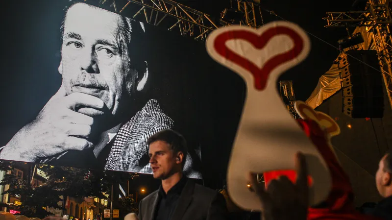 Oslava Havlových nedožitých 80. narozenin na Václavském náměstí