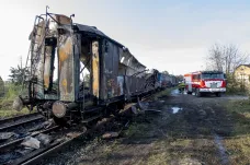 Požár v muzeu v Jaroměři zničil pět historických vagonů, škoda je 81 milionů