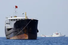V Indickém oceánu se potopila čínská loď s desítkami rybářů
