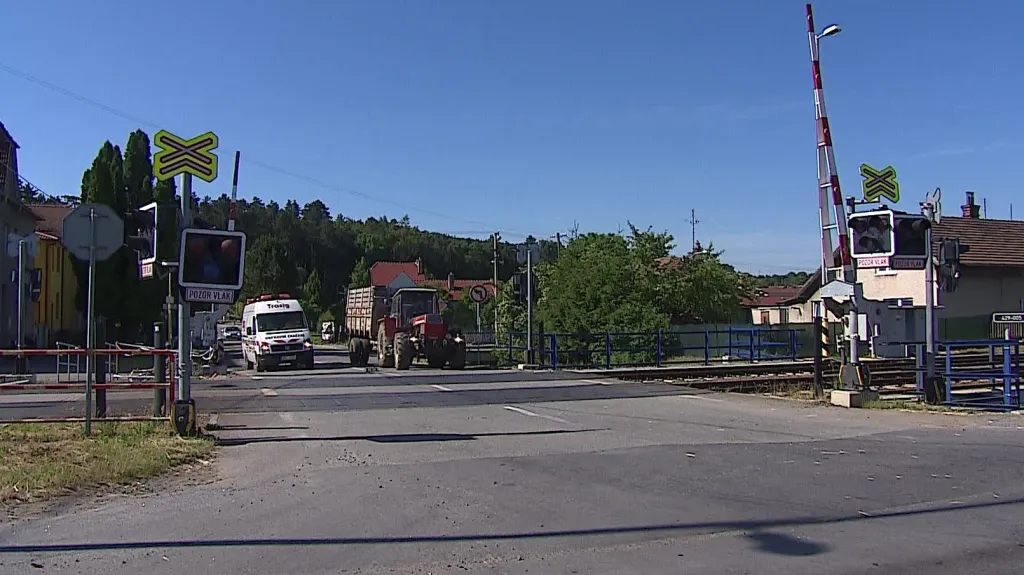 Řidiči teď budou mít při odbočování dost místa i času