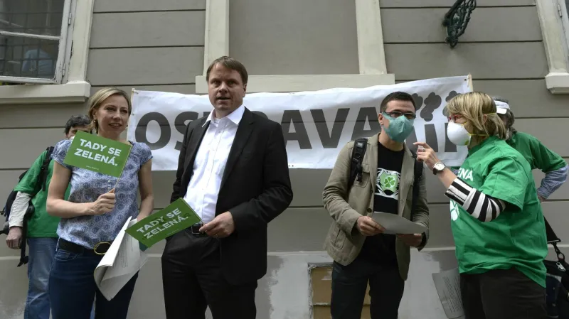 Zelení protestují před sněmovnou
