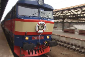 Půl století na kolejích a dunění neutichá. Bardotka číslo 121 drží prapor stále zdvižený