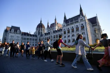 V Budapešti demonstrovaly tisíce lidí proti zákazu osvěty o sexuálních menšinách