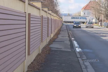 Část senátorů se obrátila na Ústavní soud. Vadí jim změna hlukových limitů