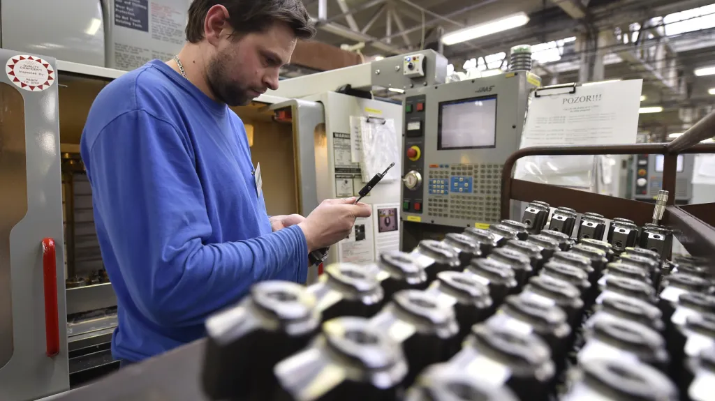 Pohled do výrobní haly společnosti Motorpal.