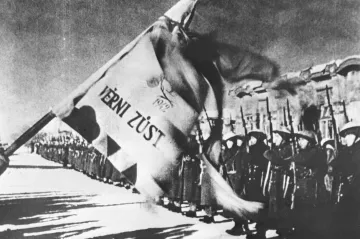 Československé vojáky dovedl z Buzuluku Ludvík Svoboda. Potýkal se s protichůdnými vlivy