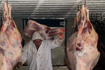 Amazonie hoří i kvůli rostoucí spotřebě hovězího. Stovky tun brazilského masa míří také do Česka