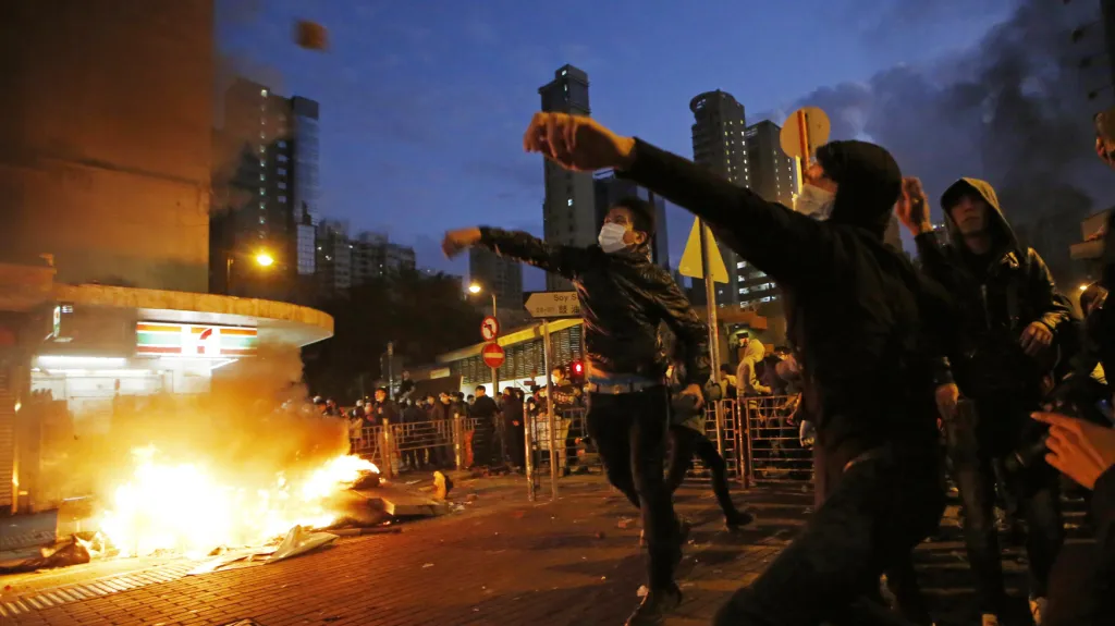 Násilné střety v Hong Kongu