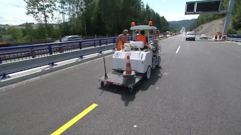 Události, komentáře: Poprvé po nové dálnici D1