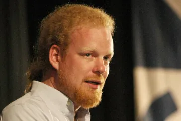 Když si člověk půjčí deset tisíc, není o deset tisíc bohatší. Stát ano.