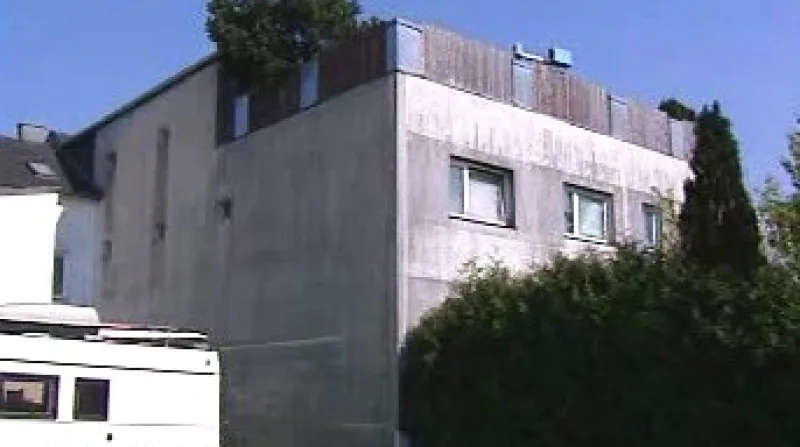 Dům v rakouském Amstettenu, v jehož podzemí Josef Fritzl 24 let věznil svou dceru Elisabeth a zplodil s ní sedm dětí.