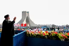 Po represích přichází rezignace. Íránci chtějí volby ignorovat, o parlament se poperou náboženští „jestřábi“