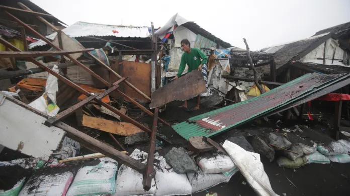 Následky tajfunu Hagupit ve filipínské provincii Albay