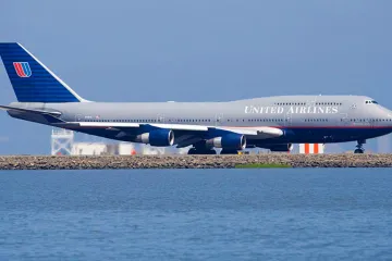 Populárnímu Boeingu 747 se za letu otevřely dveře