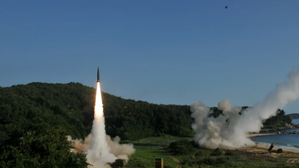 Zkouška amerického raketového systému ATACMS na cvičení s Jižní Koreou v roce 2017