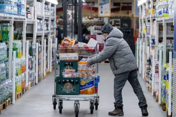 Důvěra v ekonomiku po krátkém zlepšení opět klesá, v prosinci se snížila mezi podnikateli i spotřebiteli