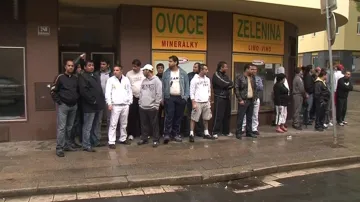 Brněnští Romové na Bratislavské ulici protestují proti pochodu radikálů