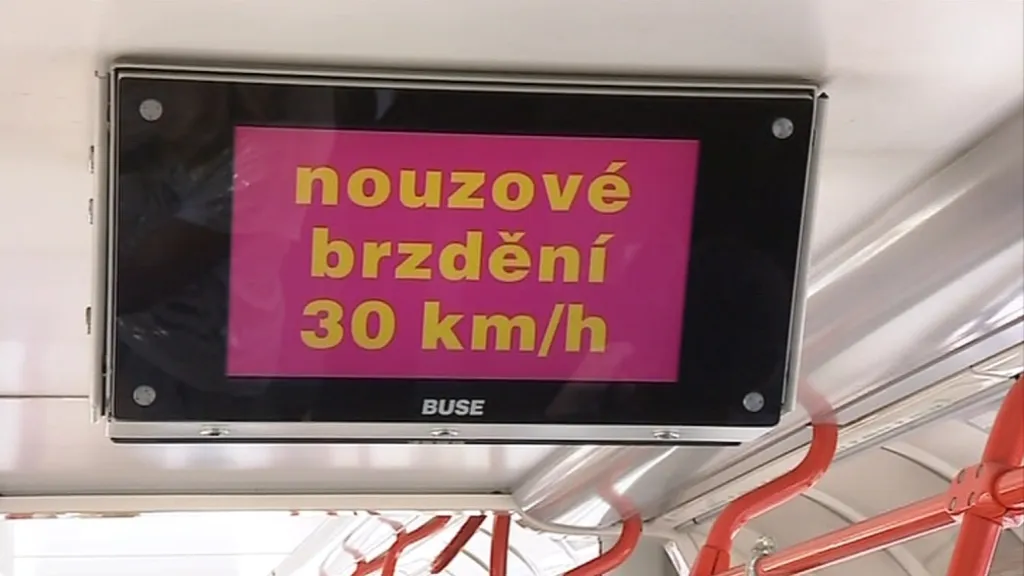 I při nízké rychlosti se může cestující zranit