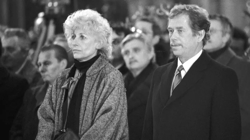Olga Havlová a Václav Havel při volbě prezidenta ČSSR