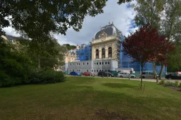 Oprava Císařských lázní se chýlí ke konci, zbývá postavit „loď v láhvi“