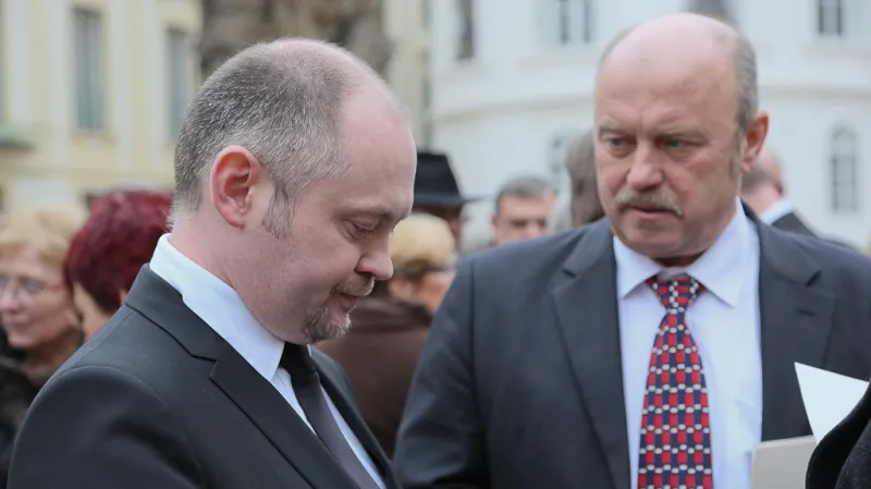 Michal Hašek čeká na Miloše Zemana