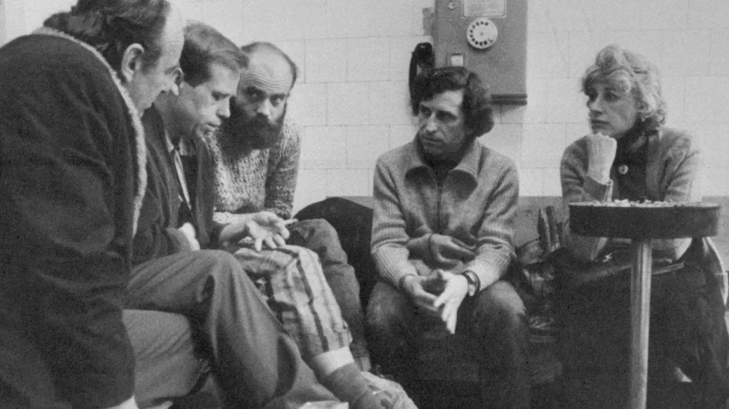 Jiří Ruml, Václav Havel, Jan Ruml, Ivan Havel a Olga Havlová (1983)