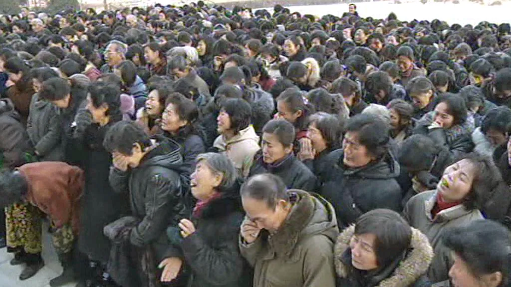 Truchlící davy v Severní Koreji