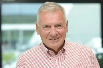 Bývalý šéf Škody Auto Kulhánek si získal 23 poslanců. Může tak kandidovat na Hrad