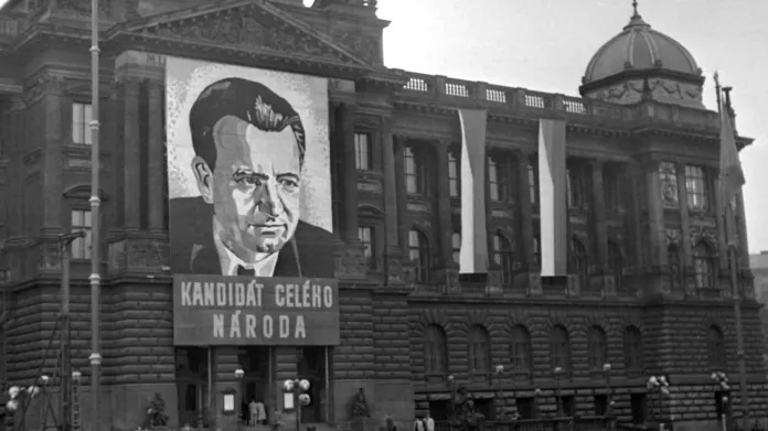 Výzdoba Národního muzea k volbám do Národního shromáždění (28.května 1948)