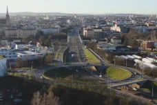 Plzeň čekají opravy dvou mostů na Rondelu. Předchozí vedení města ho přitom plánovalo zasypat