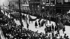 Prvomájový průvod před založením KSČ v roce 1921